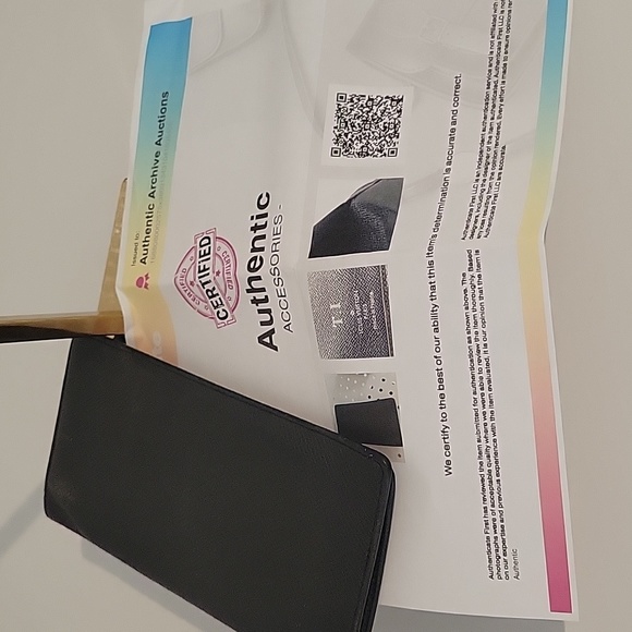 AUTHENTIC LOUIS VUITTON WALLET - Picture 3 of 9